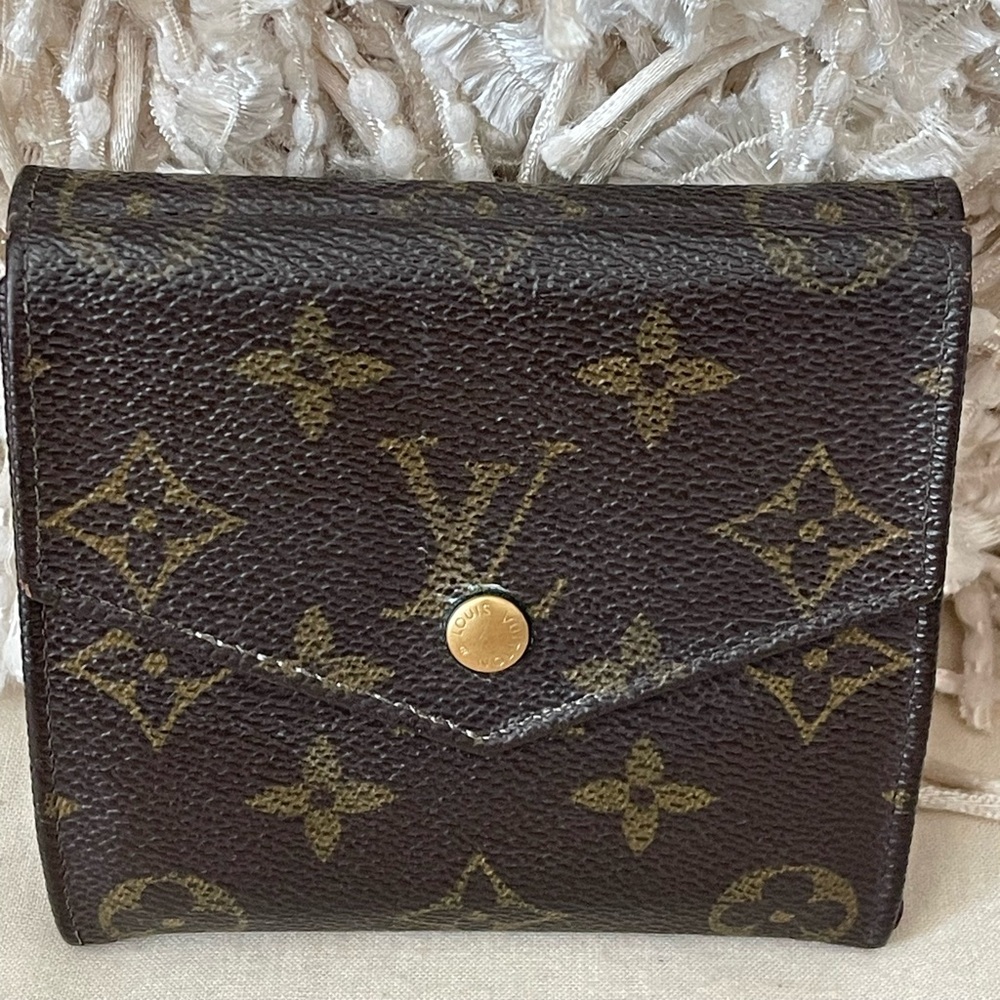 LOUIS VUITTON Monogram Elise Compact Wallet